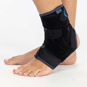 Tobillera con férula y cinchas